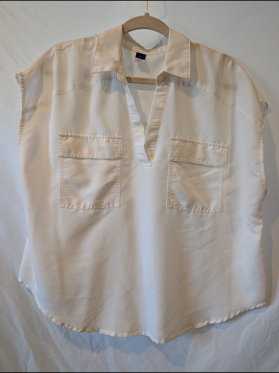 Old Navy Tops - Old Navy Cream Split V-Neck Relaxed popover Pocket Blouse L